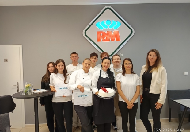 DORTOVÝ SPECIÁL S LUCIÍ: ŽÁCI SE UČILI OD FINALISTKY SOUTĚŽE PEČE CELÁ ZEMĚ